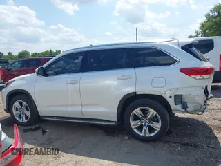 2017 Toyota Highlander Limited with VIN 5TDYZRFH4HS230188, listed as a IAAI auction lot 42382821 with 58,655 mi miles and . Bid and sale history available at DreamBid. Image 15.