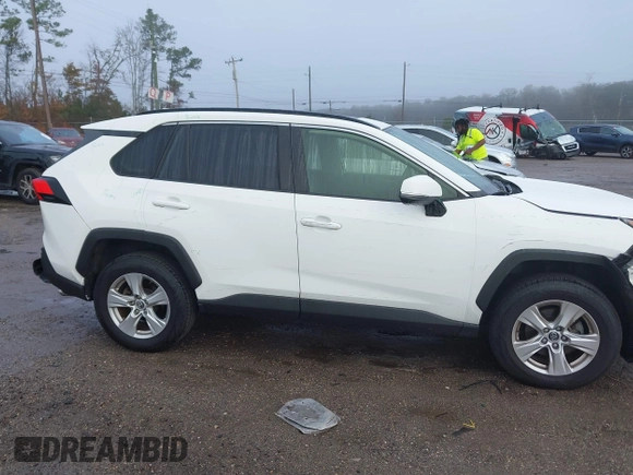2019 Toyota RAV4 XLE with VIN JTMW1RFV8KD006767, listed as a IAAI auction lot 41126402 with 69,913 mi miles. Bid and sale history available at carsss.com. Image 13.