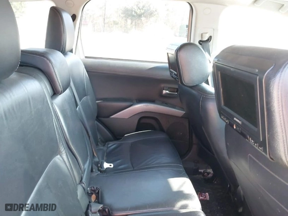 2011 Mitsubishi Outlander GT with VIN JA4JT5AX3BU010211, listed as a IAAI auction lot 41494767 with 326,794 mi miles. Bid and sale history available at carsss.com. Image 8.