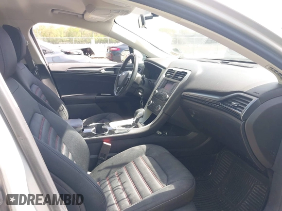 2016 Ford Fusion SE with VIN 3FA6P0H77GR125519, listed as a IAAI auction lot 42151384 with 248,933 mi miles and . Bid and sale history available at carsss.com. Image 5.