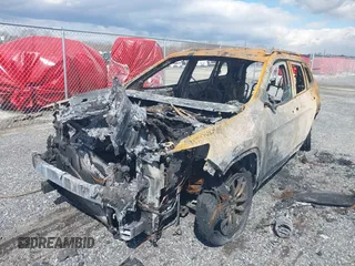 2019 Jeep Cherokee Latitude with VIN 1C4PJMCB9KD393959, listed as a IAAI auction lot 41855017 with Not provided miles and . Bid and sale history available at DreamBid. Image 6.