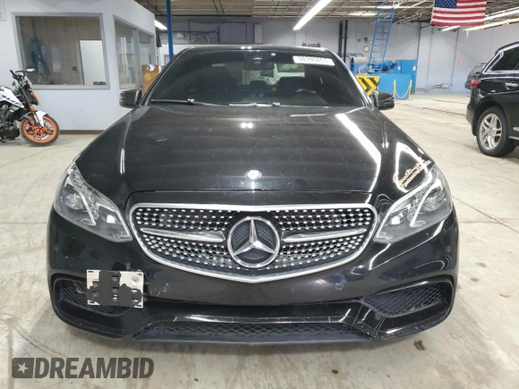 2014 Mercedes-Benz E 550 Sport with VIN WDDHF9BBXEA883116, listed as a Copart auction lot 50395055 with 124,022 mi miles and Clean Title. Bid and sale history available at DreamBid. Image 5.