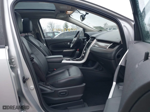 2011 Ford Edge SEL with VIN 2FMDK4JC1BBA91014, listed as a IAAI auction lot 41833499 with 200,150 mi miles. Bid and sale history available at carsss.com. Image 5.