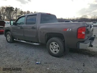 2008 Chevrolet Silverado 1500 LT w/1LT with VIN 2GCEK13M181168234, listed as a Copart auction lot 44300925 with 294,154 mi miles and Salvage Title. Bid and sale history available at carsss.com. Image 2.