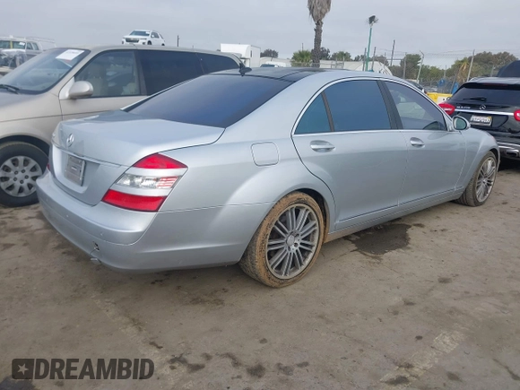 2009 Mercedes-Benz S-Class 5.5L V8 with VIN WDDNG71XX9A273403, listed as a IAAI auction lot 41540086 with 142,140 mi miles. Bid and sale history available at carsss.com. Image 4.