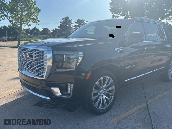 2021 GMC Yukon XL Denali with VIN 1GKS2JKL4MR273724, listed as a Copart auction lot 55700095 with 49,015 mi miles and Clean Title. Bid and sale history available at carsss.com. Image 2.