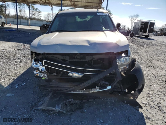 2009 Chevrolet Suburban LT w/2LT with VIN 1GNFC26089R268105, listed as a Copart auction lot 43194715 with 0 mi miles and Salvage Title. Bid and sale history available at carsss.com. Image 5.