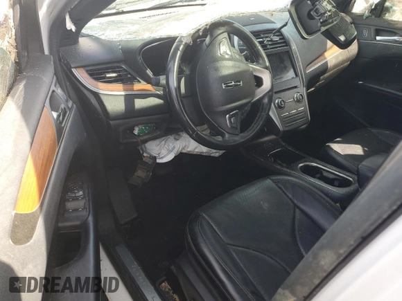 2019 Lincoln MKC Reserve с VIN 5LMCJ3D99KUL17302, выставлен на аукционе Copart как лот 47945215 с пробегом 78 967 миль миль и Списание • Salvage title. История ставок и продаж доступна на DreamBid. Изображение 8.