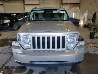 2008 Jeep Liberty Sport z VIN 1J8GN28K08W154534, wystawiony jako Copart lot #44193035 z przebiegiem 161 004 mil mil oraz Szkoda całkowita • Salvage title. Historia ofert i sprzedaży dostępna na DreamBid. Obrazek 5.