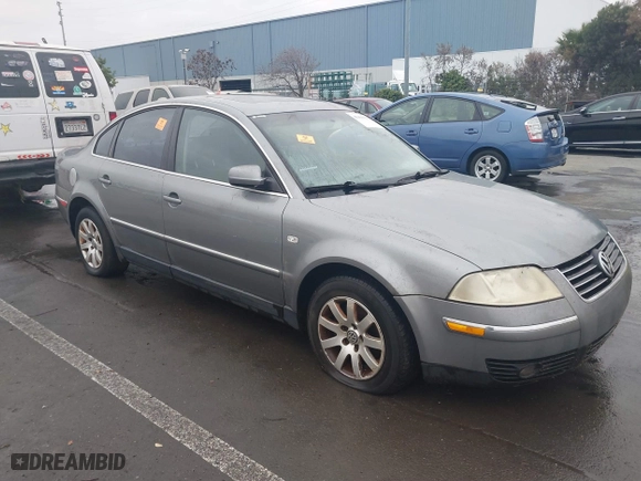 2002 Volkswagen Passat GLS with VIN WVWPD63B22P290089, listed as a IAAI auction lot 41460913 with 1 mi miles. Bid and sale history available at carsss.com. Image 1.
