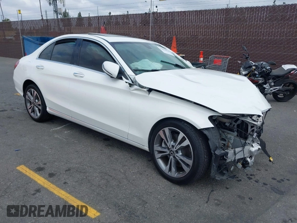 2021 Mercedes-Benz C 300 z VIN W1KWF8DB8MR605913, wystawiony jako IAAI lot #42098934 z przebiegiem 41 085 mil mil oraz . Historia ofert i sprzedaży dostępna na DreamBid. Obrazek 1.