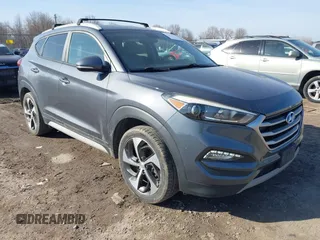 2017 Hyundai Tucson Limited z VIN KM8J3CA2XHU463504, wystawiony jako IAAI lot #41791279 z przebiegiem 106 167 mil mil oraz . Historia ofert i sprzedaży dostępna na DreamBid. Obrazek 1.