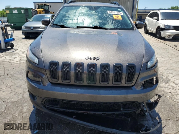 2018 Jeep Cherokee Latitude z VIN 1C4PJMCB7JD509688, wystawiony jako Copart lot #57351485 z przebiegiem 223 464 mil mil oraz Szkoda całkowita • Salvage title. Historia ofert i sprzedaży dostępna na DreamBid. Obrazek 5.