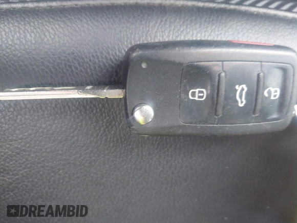 2013 Volkswagen Beetle 2.5L with VIN 3VWJP7AT6DM667477, listed as a IAAI auction lot 42215545 with 87,392 mi miles and . Bid and sale history available at DreamBid. Image 11.