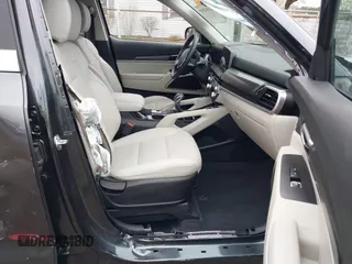 2024 Kia Telluride S with VIN 5XYP64GC8RG553376, listed as a IAAI auction lot 41952508 with 7,218 mi miles and . Bid and sale history available at carsss.com. Image 5.
