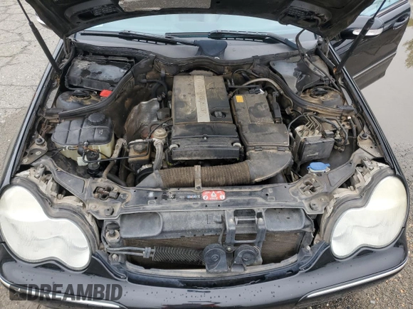 2004 Mercedes-Benz C 230 Kompressor z VIN WDBRF40J84A603752, wystawiony jako Copart lot #60664185 z przebiegiem 185 243 mil mil oraz Czysty tytuł • Clean title. Historia ofert i sprzedaży dostępna na DreamBid. Obrazek 11.