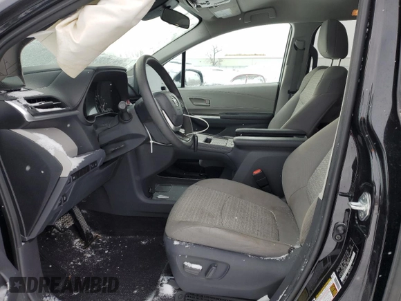 2021 Toyota Sienna LE with VIN 5TDKRKEC8MS049544, listed as a Copart auction lot 45875155 with 70,948 mi miles and Clean Title. Bid and sale history available at carsss.com. Image 7.