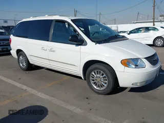 2002 Chrysler Town & Country Limited with VIN 2C8GP64L22R715175, listed as a IAAI auction lot 41312600 with 187,421 mi miles. Bid and sale history available at carsss.com. Image 1.