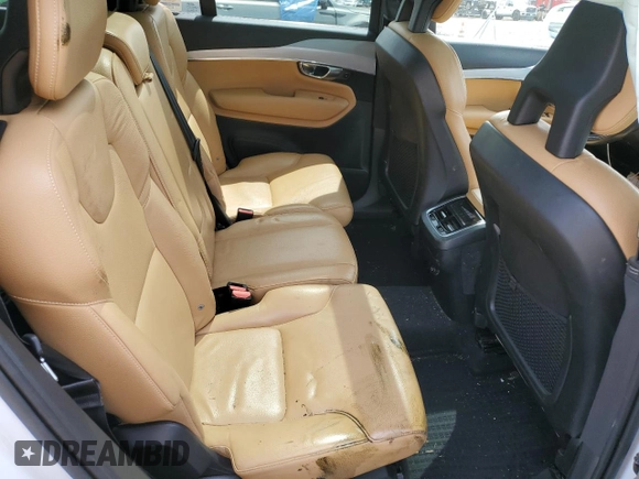 2017 Volvo XC90 Momentum z VIN YV4A22PK7H1114064, wystawiony jako Copart lot #58829035 z przebiegiem 65 938 mil mil oraz Szkoda całkowita • Salvage title. Historia ofert i sprzedaży dostępna na DreamBid. Obrazek 11.