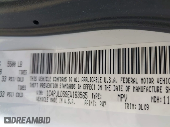 2014 Jeep Cherokee Limited with VIN 1C4PJLDS9EW163565, listed as a IAAI auction lot 42033048 with 183,048 mi miles. Bid and sale history available at carsss.com. Image 9.