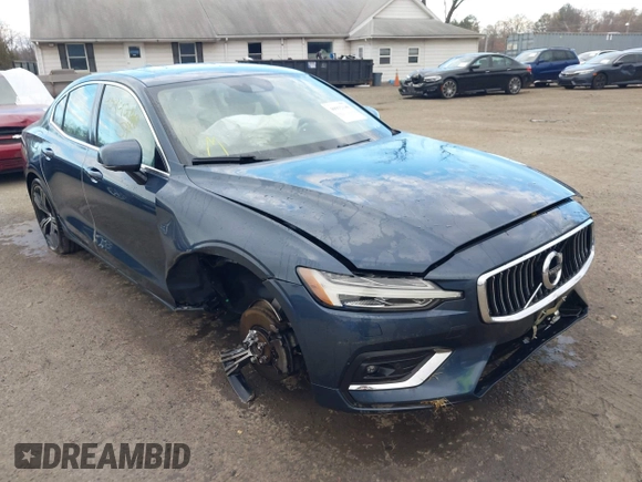2019 Volvo S60 Inscription with VIN 7JRA22TL3KG002319, listed as a IAAI auction lot 40992140 with 44,095 mi miles. Bid and sale history available at carsss.com. Image 6.