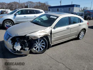 2013 Chrysler 200 Touring with VIN 1C3CCBBGXDN678598, listed as a Copart auction lot 49789435 with 116,238 mi miles and Salvage Title. Bid and sale history available at carsss.com. Image 1.