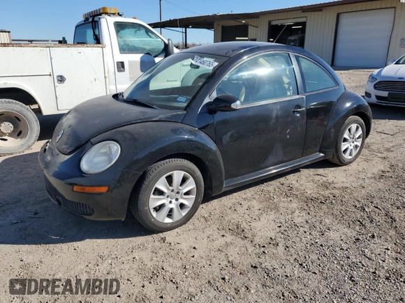 2009 Volkswagen New Beetle Coupe S with VIN 3VWPW31C39M510616, listed as a Copart auction lot 41460765 with 129,630 mi miles and Salvage Title. Bid and sale history available at carsss.com. Image 1.