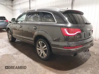 2013 Audi Q7 Premium Plus z VIN WA1LGAFE5DD005527, wystawiony jako IAAI lot #42616487 z przebiegiem 113 552 mil mil oraz . Historia ofert i sprzedaży dostępna na DreamBid. Obrazek 3.
