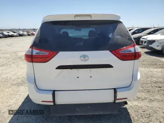 2017 Toyota Sienna L z VIN 5TDZZ3DC7HS881839, wystawiony jako Copart lot #42113965 z przebiegiem 73 828 mil mil oraz Szkoda całkowita • Salvage title. Historia ofert i sprzedaży dostępna na DreamBid. Obrazek 6.