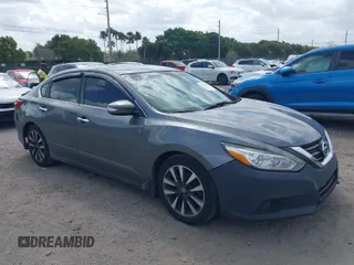 2017 Nissan Altima SV with VIN 1N4AL3AP8HC124901, listed as a IAAI auction lot 41917561 with 224,957 mi miles and . Bid and sale history available at carsss.com. Image 1.