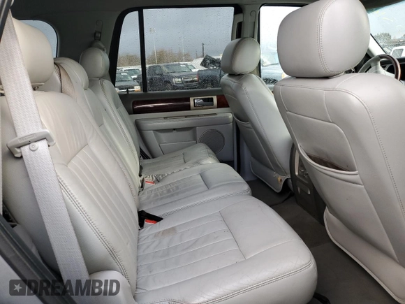 2006 Lincoln Navigator Luxury with VIN 5LMFU27506LJ12017, listed as a Copart auction lot 84655314 with 203,743 mi miles and Clean Title. Bid and sale history available at carsss.com. Image 10.