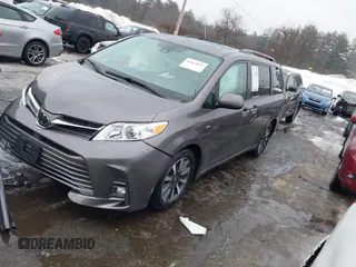 2020 Toyota Sienna XLE with VIN 5TDDZ3DC3LS240464, listed as a IAAI auction lot 41663051 with 41,602 mi miles. Bid and sale history available at carsss.com. Image 20.