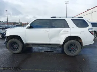 2020 Toyota 4Runner SR5 with VIN JTEBU5JR4L5812184, listed as a IAAI auction lot 41206002 with 69,278 mi miles. Bid and sale history available at carsss.com. Image 15.