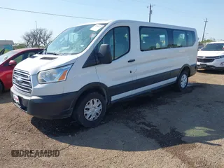 2019 Ford Transit Passenger XL z VIN 1FBZX2ZM8KKA75772, wystawiony jako IAAI lot #41990148 z przebiegiem 101 809 mil mil oraz . Historia ofert i sprzedaży dostępna na DreamBid. Obrazek 2.
