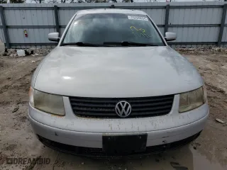 1999 Volkswagen Passat GL with VIN WVWMD63B1XE216281, listed as a Copart auction lot 75200694 with 0 mi miles and Non Repairable. Bid and sale history available at carsss.com. Image 5.