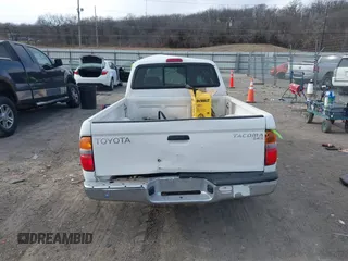 2002 Toyota Tacoma z VIN 5TEVL52N52Z079509, wystawiony jako IAAI lot #41371588 z przebiegiem 220 579 mil mil oraz . Historia ofert i sprzedaży dostępna na DreamBid. Obrazek 16.