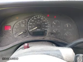2002 Chevrolet Silverado 1500 LS with VIN 2GCEC19T921110469, listed as a IAAI auction lot 39912012 with 288,705 mi miles. Bid and sale history available at carsss.com. Image 7.
