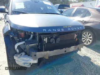 2019 Land Rover Range Rover Evoque SE with VIN SALVP2RX8KH340040, listed as a IAAI auction lot 41566233 with 91,642 mi miles. Bid and sale history available at carsss.com. Image 6.