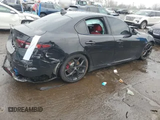 2021 Alfa Romeo Giulia Ti z VIN ZARFANBN3M7644625, wystawiony jako Copart lot #43411055 z przebiegiem Nie podano mil oraz Nie do naprawy • Non repairable. Historia ofert i sprzedaży dostępna na DreamBid. Obrazek 3.