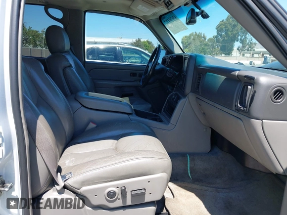 2004 Chevrolet Tahoe Z71 with VIN 1GNEK13T94R315741, listed as a IAAI auction lot 42676177 with 273,646 mi miles and . Bid and sale history available at DreamBid. Image 5.