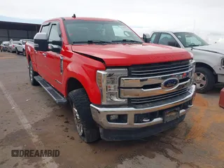 2019 Ford F-250 XL z VIN 1FT7W2BTXKED64206, wystawiony jako IAAI lot #41941817 z przebiegiem 175 727 mil mil oraz . Historia ofert i sprzedaży dostępna na DreamBid. Obrazek 1.