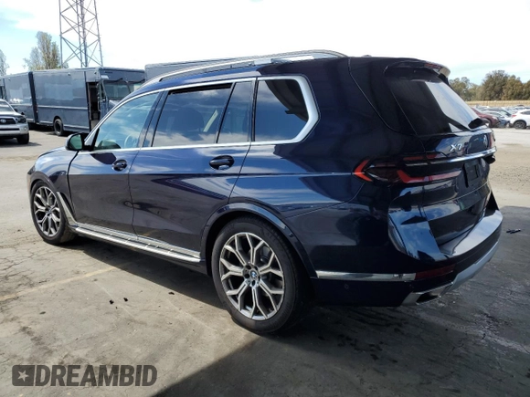 2023 BMW X7 xDrive40i z VIN 5UX23EM08P9N44631, wystawiony jako Copart lot #52541955 z przebiegiem 43 987 mil mil oraz Szkoda całkowita • Salvage title. Historia ofert i sprzedaży dostępna na DreamBid. Obrazek 2.