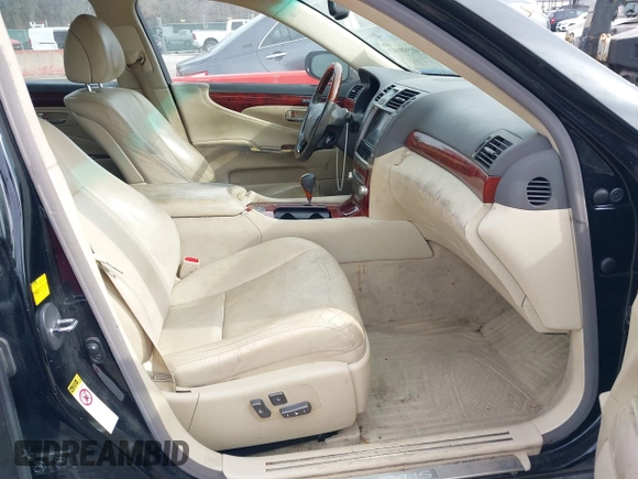 2010 Lexus LS 460 with VIN JTHBL5EF0A5091980, listed as a IAAI auction lot 41598197 with 230,278 mi miles. Bid and sale history available at carsss.com. Image 5.