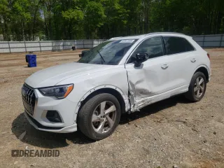 2020 Audi Q3 Premium z VIN WA1AECF31L1095248, wystawiony jako Copart lot #52547335 z przebiegiem 40 826 mil mil oraz Szkoda całkowita • Salvage title. Historia ofert i sprzedaży dostępna na DreamBid. Obrazek 1.