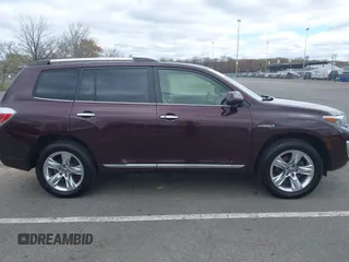 2013 Toyota Highlander Limited z VIN JTEDC3EH7D2017120, wystawiony jako IAAI lot #42060409 z przebiegiem 122 721 mil mil oraz . Historia ofert i sprzedaży dostępna na DreamBid. Obrazek 13.