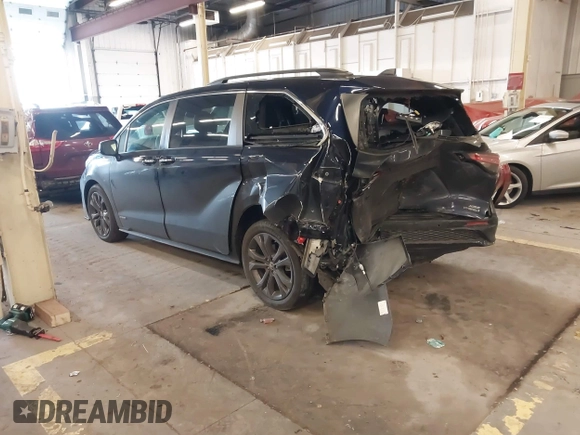2021 Toyota Sienna XSE with VIN 5TDDRKEC2MS020565, listed as a IAAI auction lot 41539022 with 37,201 mi miles and . Bid and sale history available at DreamBid. Image 3.