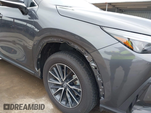 2024 Lexus NX 250 Premium z VIN 2T2GDCAZ7RC015465, wystawiony jako IAAI lot #42171196 z przebiegiem 14 322 mil mil oraz . Historia ofert i sprzedaży dostępna na DreamBid. Obrazek 6.