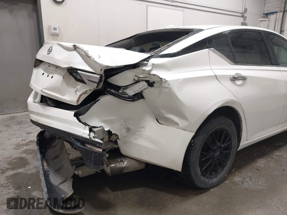 2019 Nissan Altima 2.5 Platinum with VIN 1N4BL4FW7KN304666, listed as a IAAI auction lot 41255237 with 36,863 mi miles. Bid and sale history available at carsss.com. Image 6.