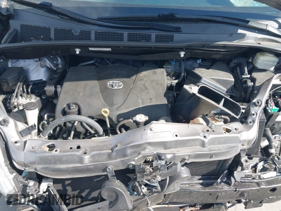 2018 Toyota Sienna XLE Auto Access Seat with VIN 5TDYZ3DC7JS934752, listed as a IAAI auction lot 41982268 with 60,225 mi miles. Bid and sale history available at carsss.com. Image 10.