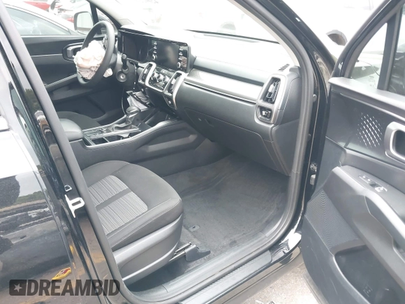 2022 Kia Sorento LX with VIN 5XYRG4LC3NG152579, listed as a IAAI auction lot 42092276 with 77,101 mi miles and . Bid and sale history available at DreamBid. Image 5.